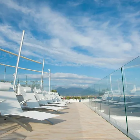 Отель Grand Vesuvio