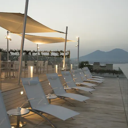 Отель Grand Vesuvio 5*