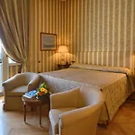 Grand Vesuvio Hotel Nápoles