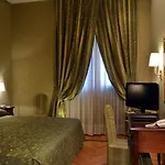 Hotel Grand Vesuvio 5*