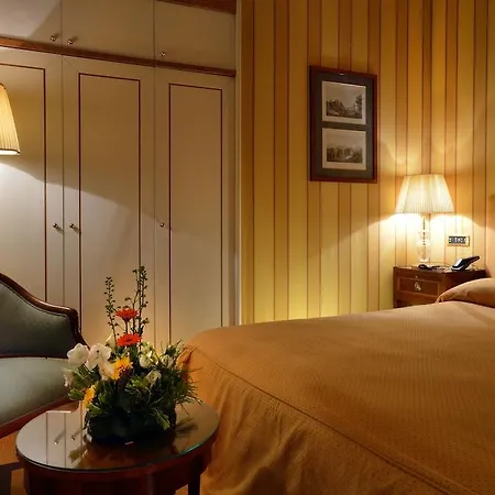 Grand Vesuvio Otel