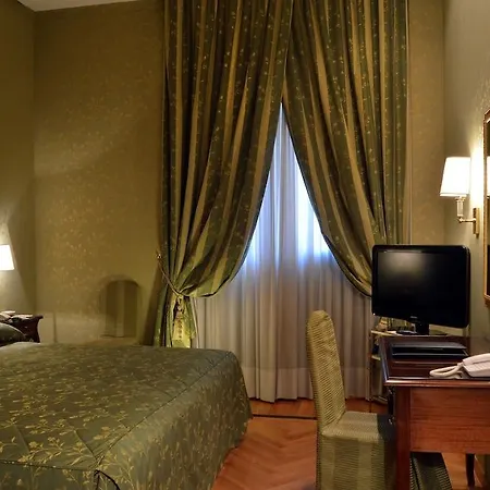 Otel Grand Vesuvio 5*