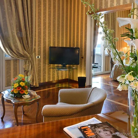 Otel Grand Vesuvio