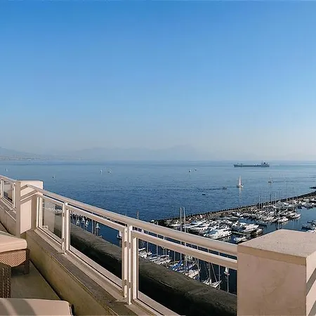 Szálloda Grand Vesuvio 5*