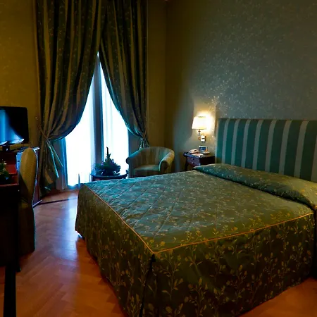 Otel Grand Vesuvio 5*