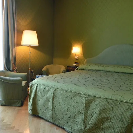 Otel Grand Vesuvio Napoli