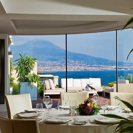 Otel Grand Vesuvio