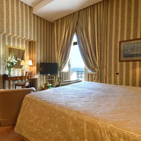 Otel Grand Vesuvio 5*