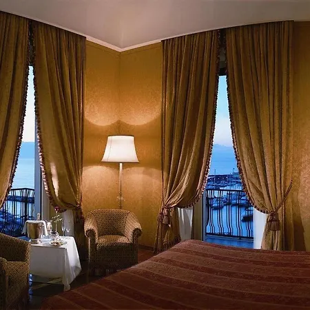 Grand Vesuvio Otel