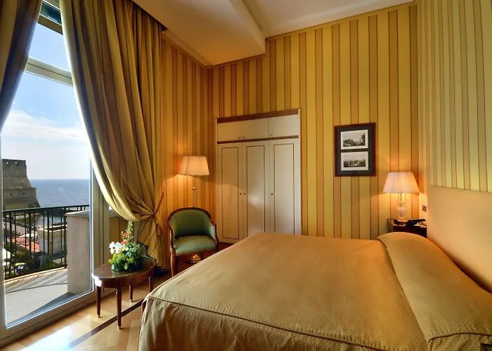 Hotell Grand Vesuvio 5*