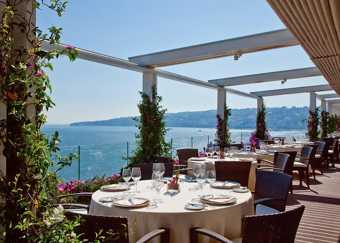 Hotell Grand Vesuvio 5*