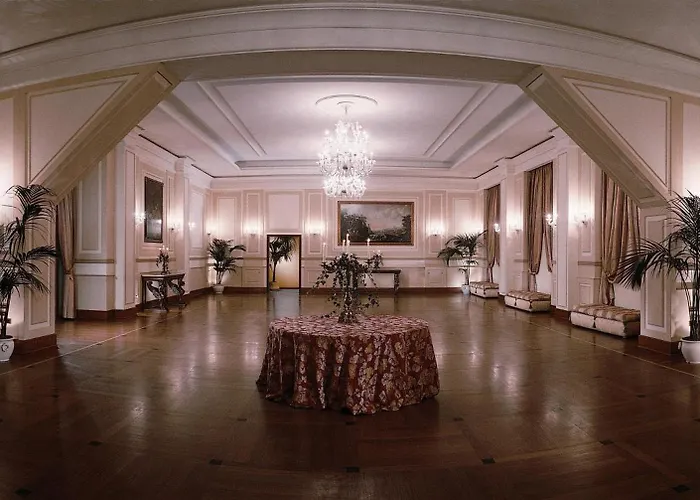 Grand Vesuvio Hotell 5*