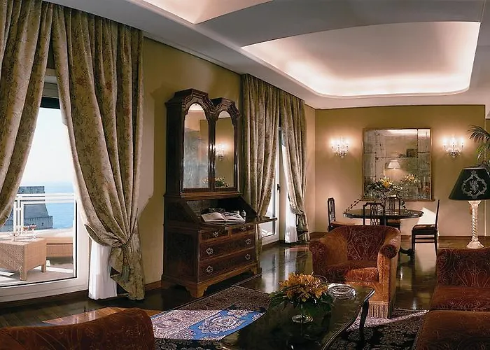 Hotel Grand Vesuvio 5*