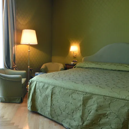 Hotel Grand Vesuvio