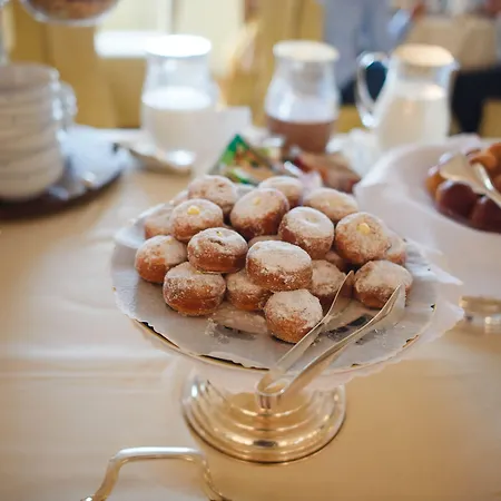 Hotel Grand Vesuvio 5*