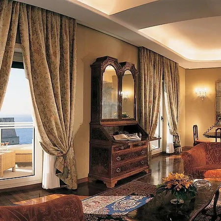 Grand Vesuvio Hotel Naples
